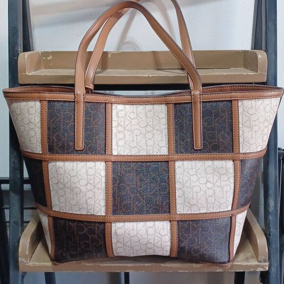 Calvin Klein tote/bucket bag - Picture 2 of 4